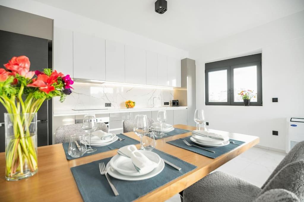 Rhodes City Maison Du Jardin 2-Bedroom Apartment Private Outdoor Jacuzzi מראה חיצוני תמונה