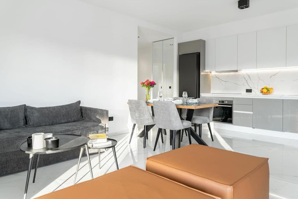Rhodes City Maison Du Jardin 2-Bedroom Apartment Private Outdoor Jacuzzi מראה חיצוני תמונה